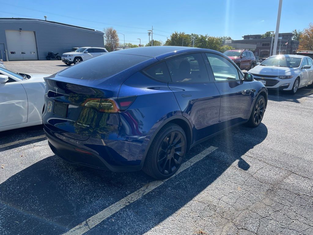 2023 Tesla Model Y Long Range photo 3