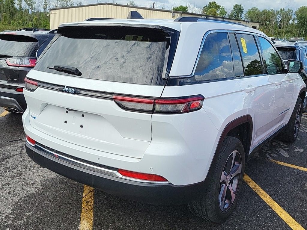 2023 Jeep Grand Cherokee 4xe photo 2