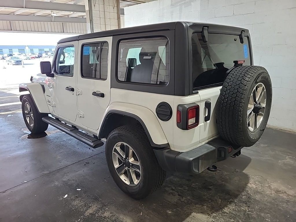 2022 Jeep Wrangler Unlimited Sahara photo 2
