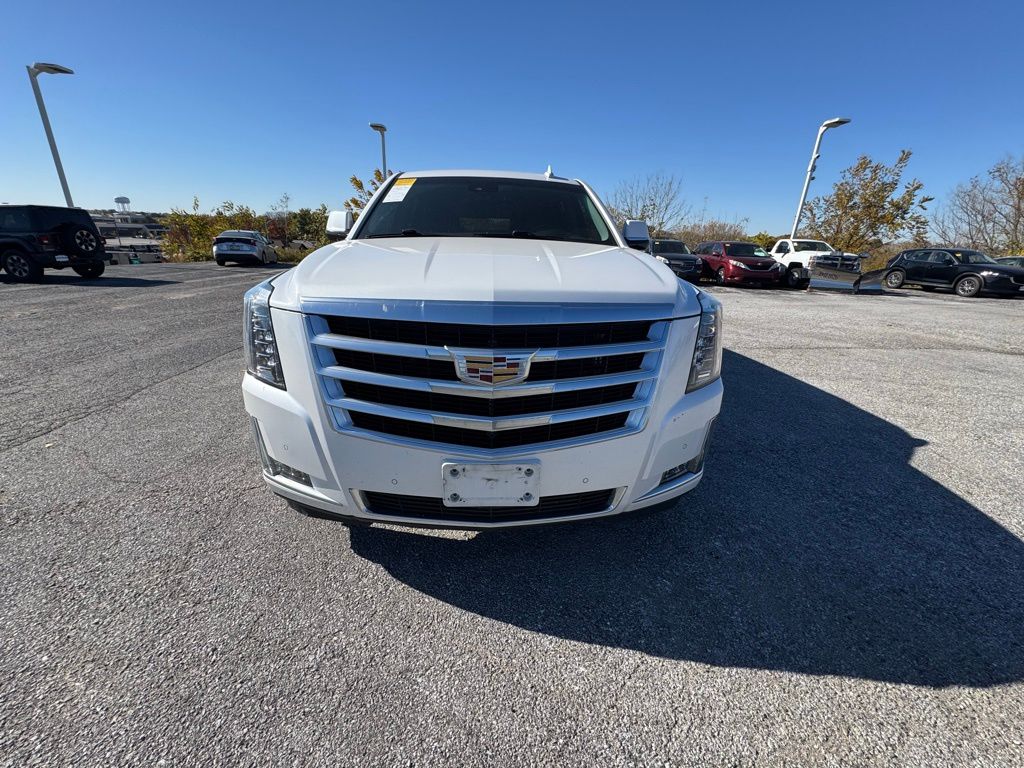 2016 Cadillac Escalade ESV Luxury photo 2
