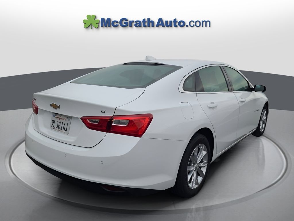 2024 Chevrolet Malibu 1LT photo 2