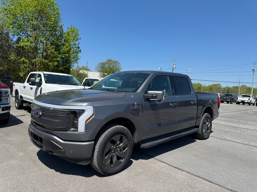 2023 Ford F-150 Lightning Lariat's photo