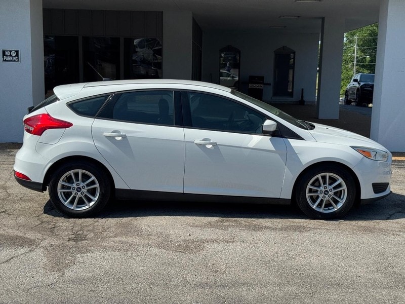 Used 2018 Ford Focus SE with VIN 1FADP3K26JL319924 for sale in Pacific, MO