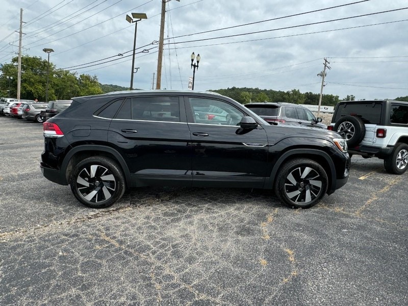 Used 2024 Volkswagen Atlas Cross Sport SE w/Tech with VIN 1V2HE2CA8RC211591 for sale in Pacific, MO