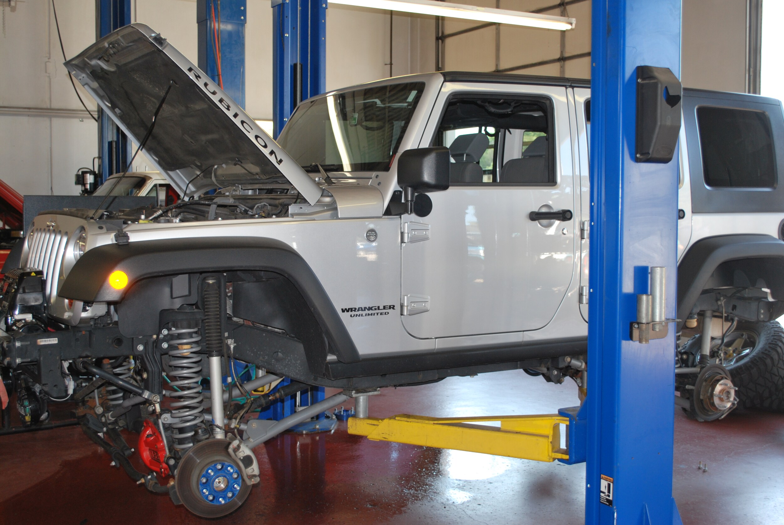 Jeep Dealer Auto Repair Creve Coeur MO 63141 Dave Sinclair Chrysler