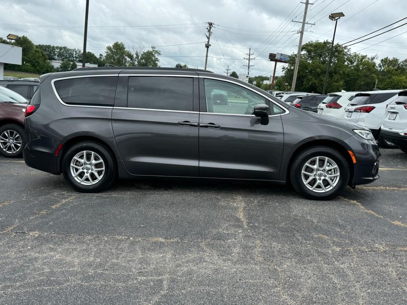 Used 2022 Chrysler Pacifica Touring L with VIN 2C4RC1BG1NR111930 for sale in Pacific, MO