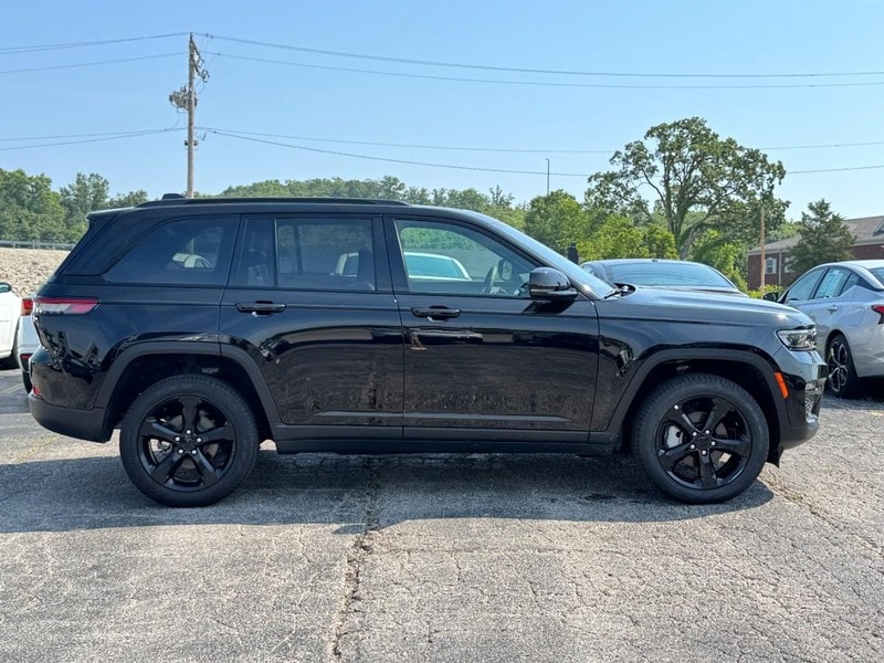 Used 2024 Jeep Grand Cherokee Limited with VIN 1C4RJHBG4RC124135 for sale in Pacific, MO