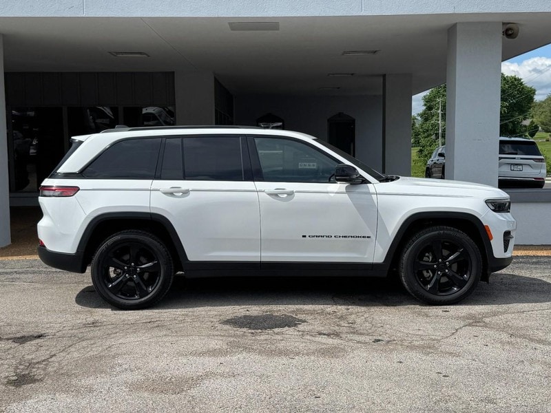 Used 2023 Jeep Grand Cherokee Altitude with VIN 1C4RJHAG6PC619466 for sale in Pacific, MO