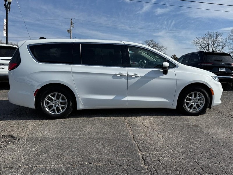 Used 2023 Chrysler Pacifica Touring L with VIN 2C4RC1BG3PR590774 for sale in Pacific, MO