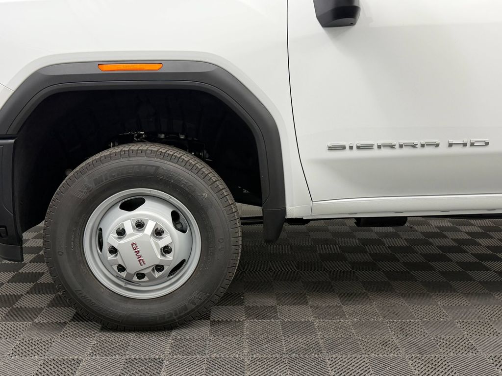 2026 GMC Sierra 3500 Chassis Cab Pro - Photo 10