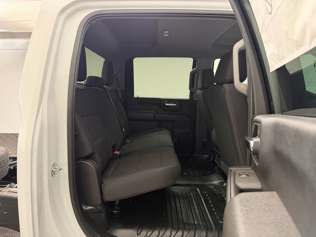 2026 GMC Sierra 3500 Chassis Cab Pro - Photo 24