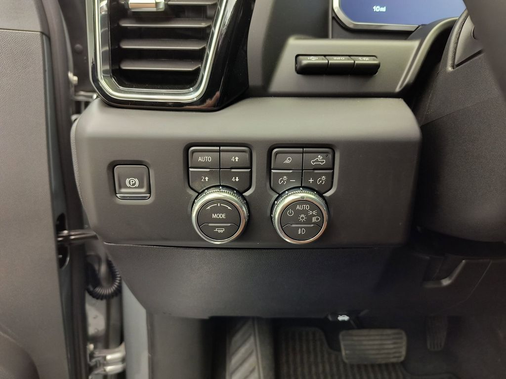 2026 GMC Sierra 3500HD Denali Ultimate - Photo 15