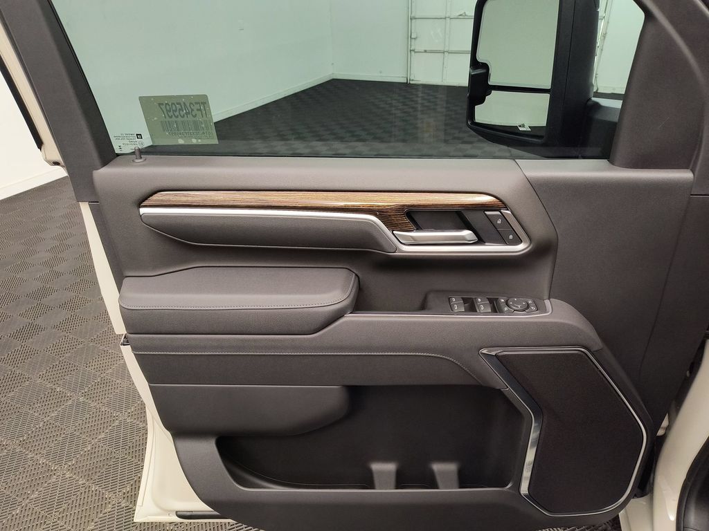 2026 GMC Sierra 3500HD SLE - Photo 11