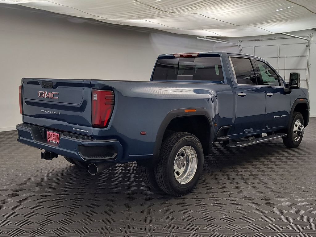 2026 GMC Sierra 3500HD Denali - Photo 9