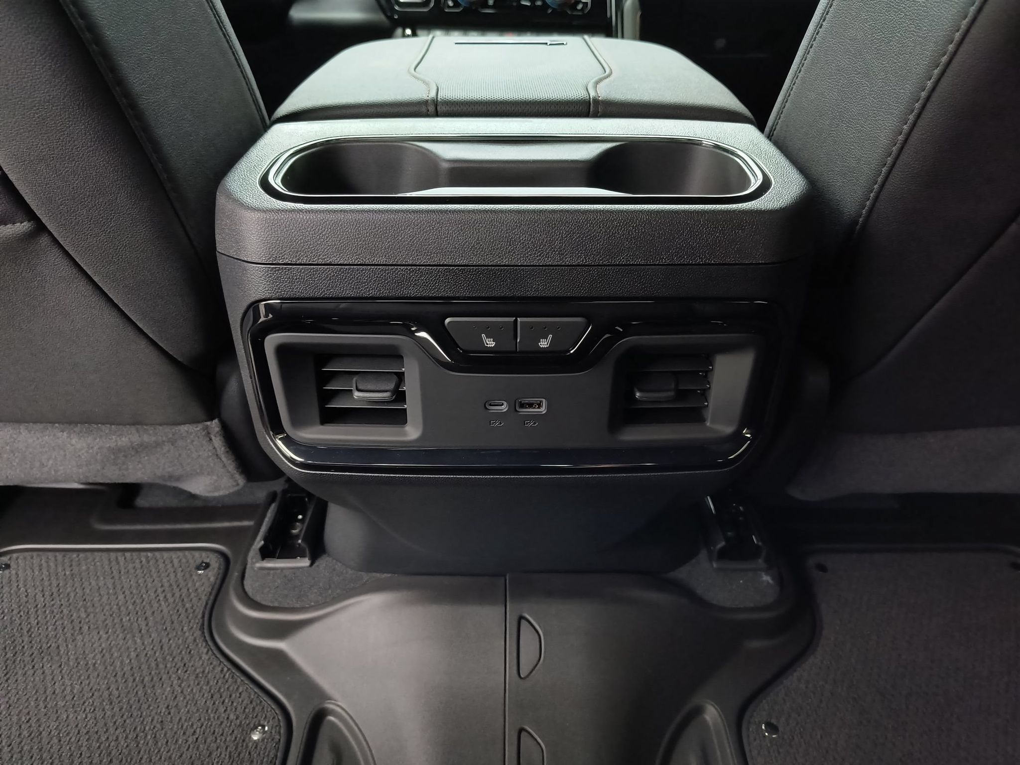 2026 GMC Sierra 3500HD AT4 - Photo 28