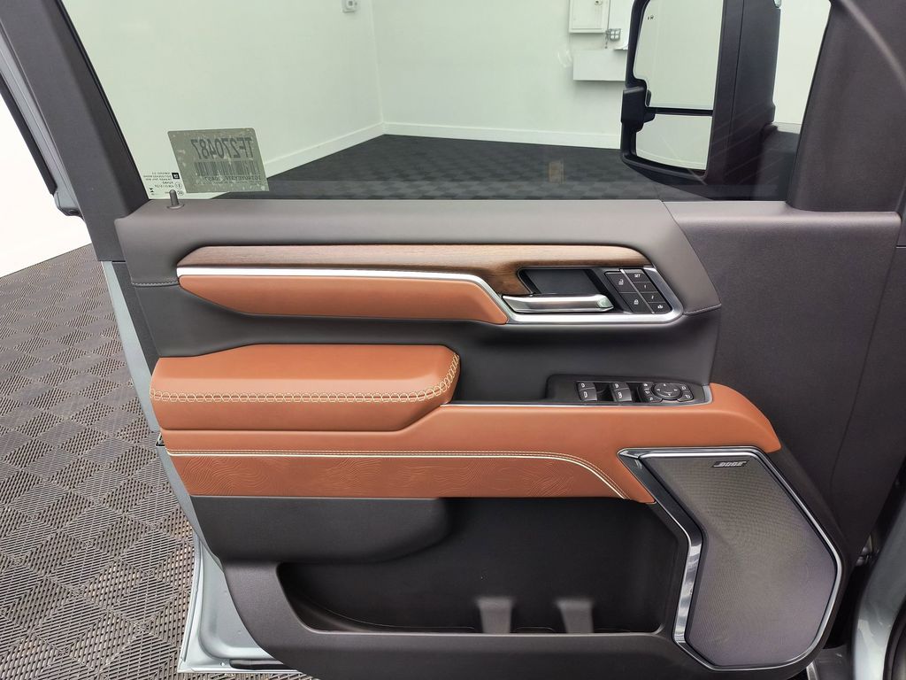 2026 GMC Sierra 3500HD Denali Ultimate - Photo 17