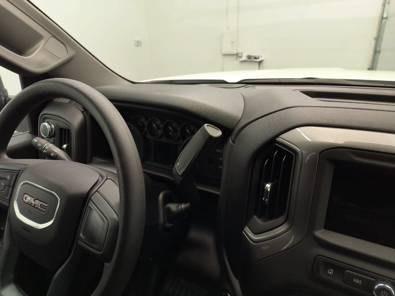 2026 GMC Sierra 3500 Chassis Cab Pro - Photo 21