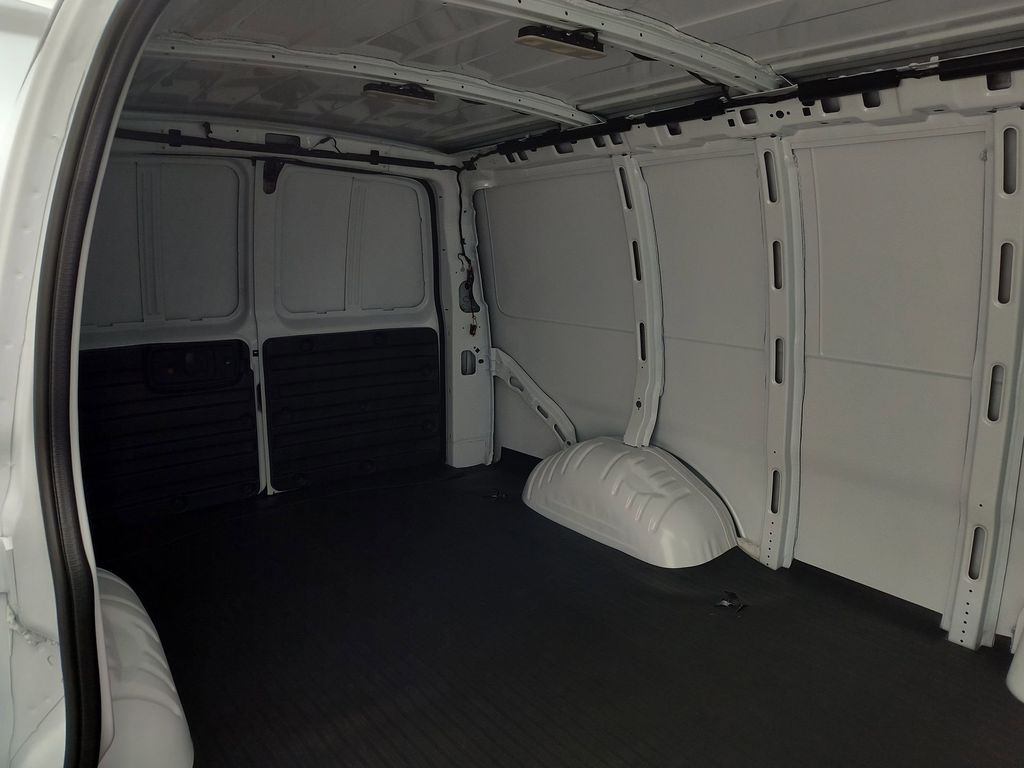2026 GMC Savana Cargo Work Van - Photo 21