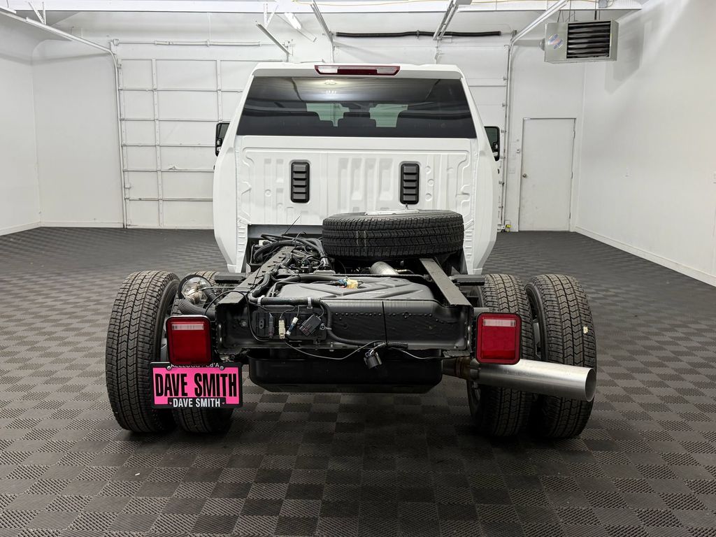 2026 GMC Sierra 3500 Chassis Cab Pro - Photo 9