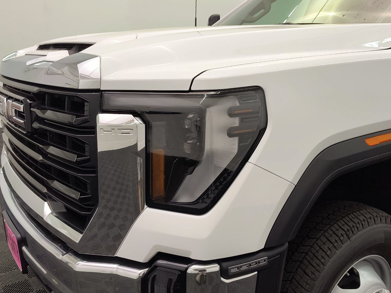 2026 GMC Sierra 3500 Chassis Cab Pro - Photo 12