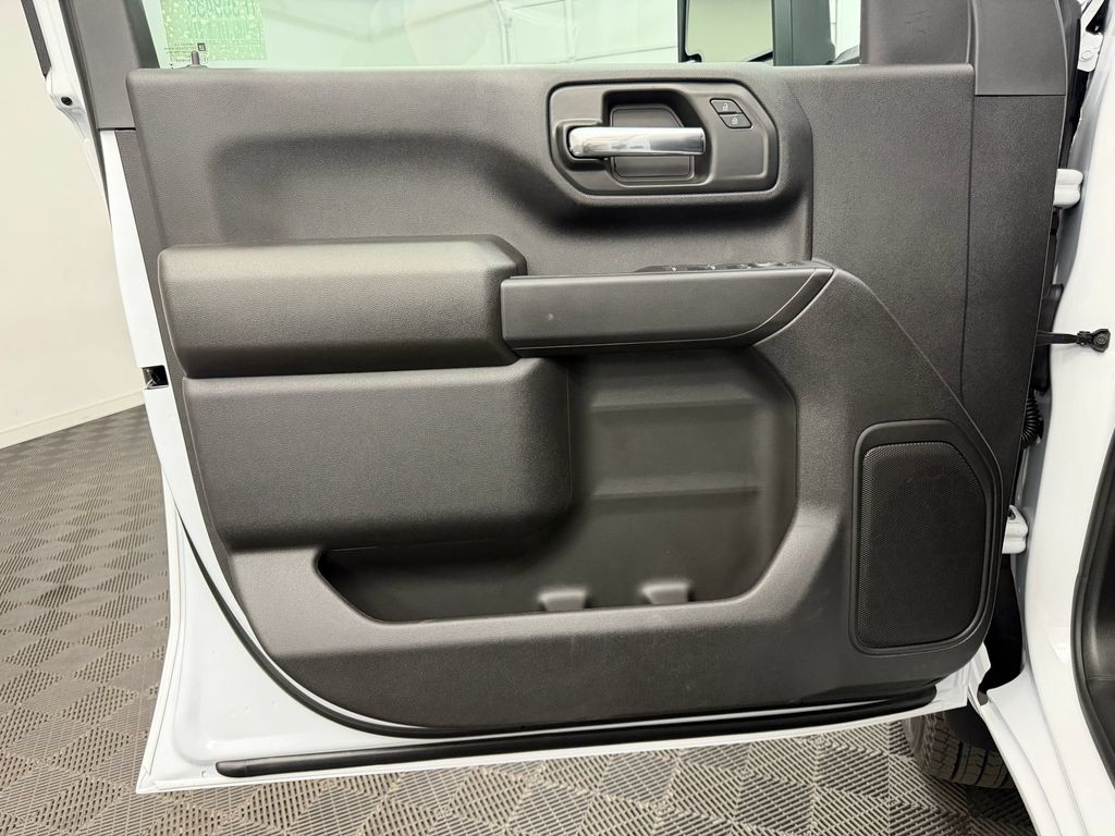 2026 GMC Sierra 3500 Chassis Cab Pro - Photo 11