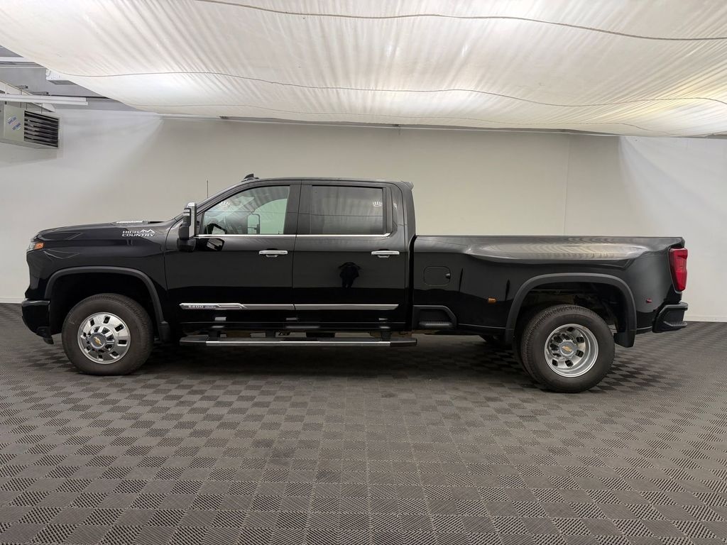 Used 2024 Chevrolet Silverado 3500 HD High Country DRW Truck