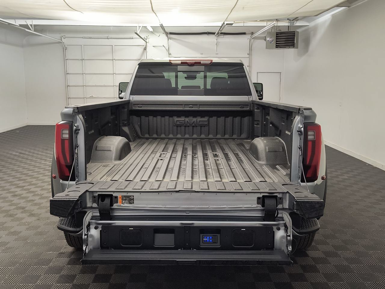 2026 GMC Sierra 3500HD Denali Ultimate - Photo 28