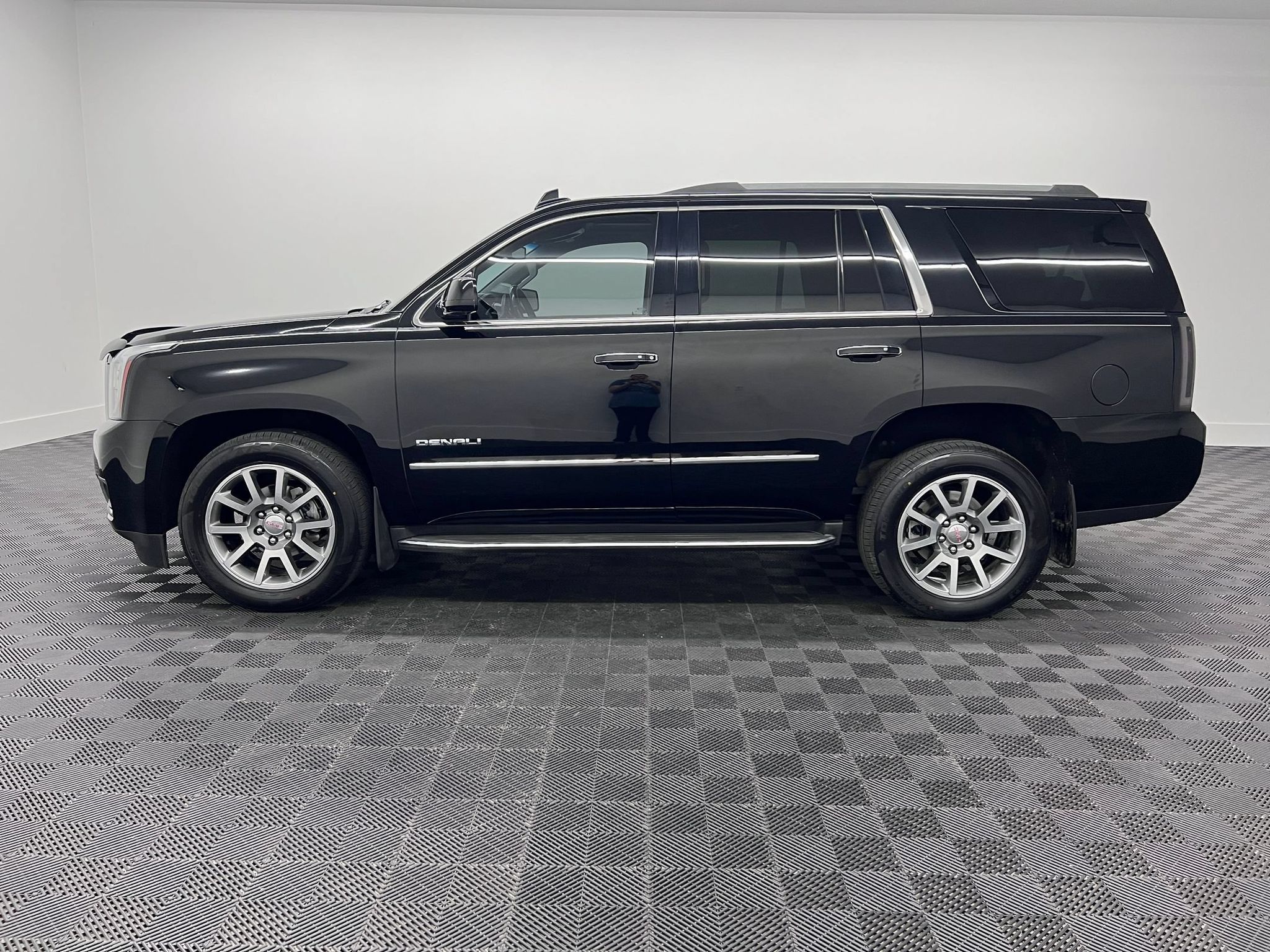 Used 2016 GMC Yukon Denali SUV