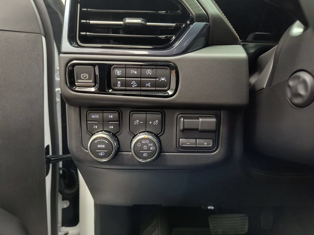 2026 GMC Yukon XL AT4 - Photo 16