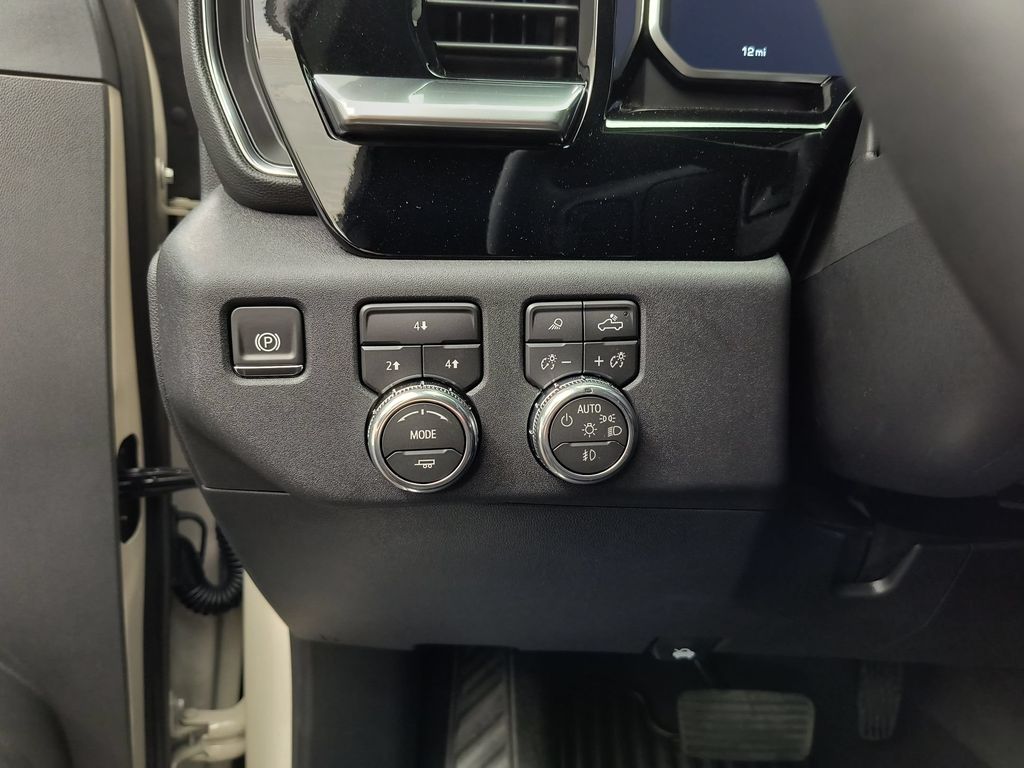 2026 GMC Sierra 3500HD SLE - Photo 13