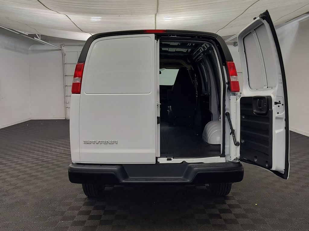 2026 GMC Savana Cargo Work Van - Photo 17
