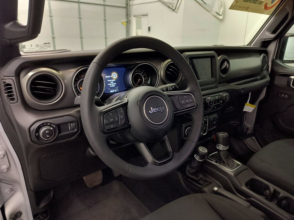 Used 2023 Jeep Gladiator Willys 4x4 Truck
