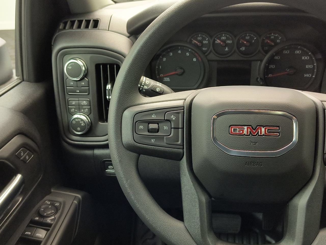2026 GMC Sierra 3500 Chassis Cab Pro - Photo 18