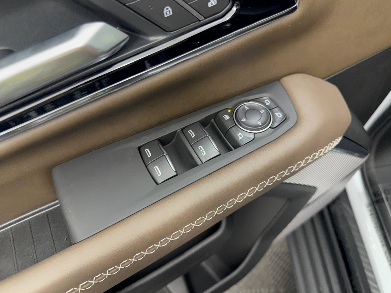 2027 GMC Yukon XL Denali Ultimate - Photo 14