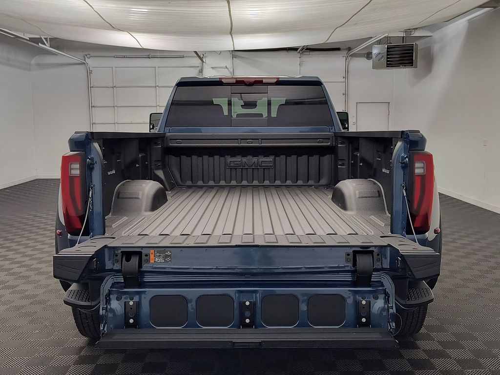 2026 GMC Sierra 3500HD Denali - Photo 18