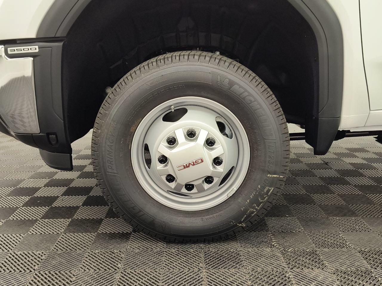 2026 GMC Sierra 3500 Chassis Cab Pro - Photo 13