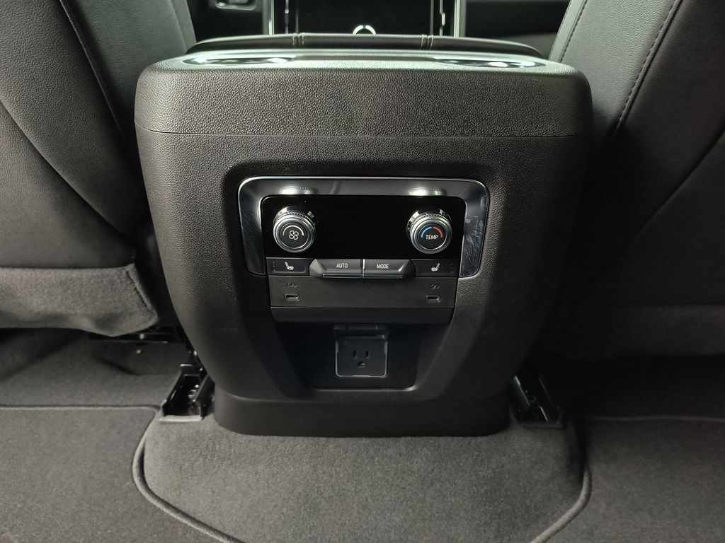 2026 GMC Yukon XL Elevation - Photo 22