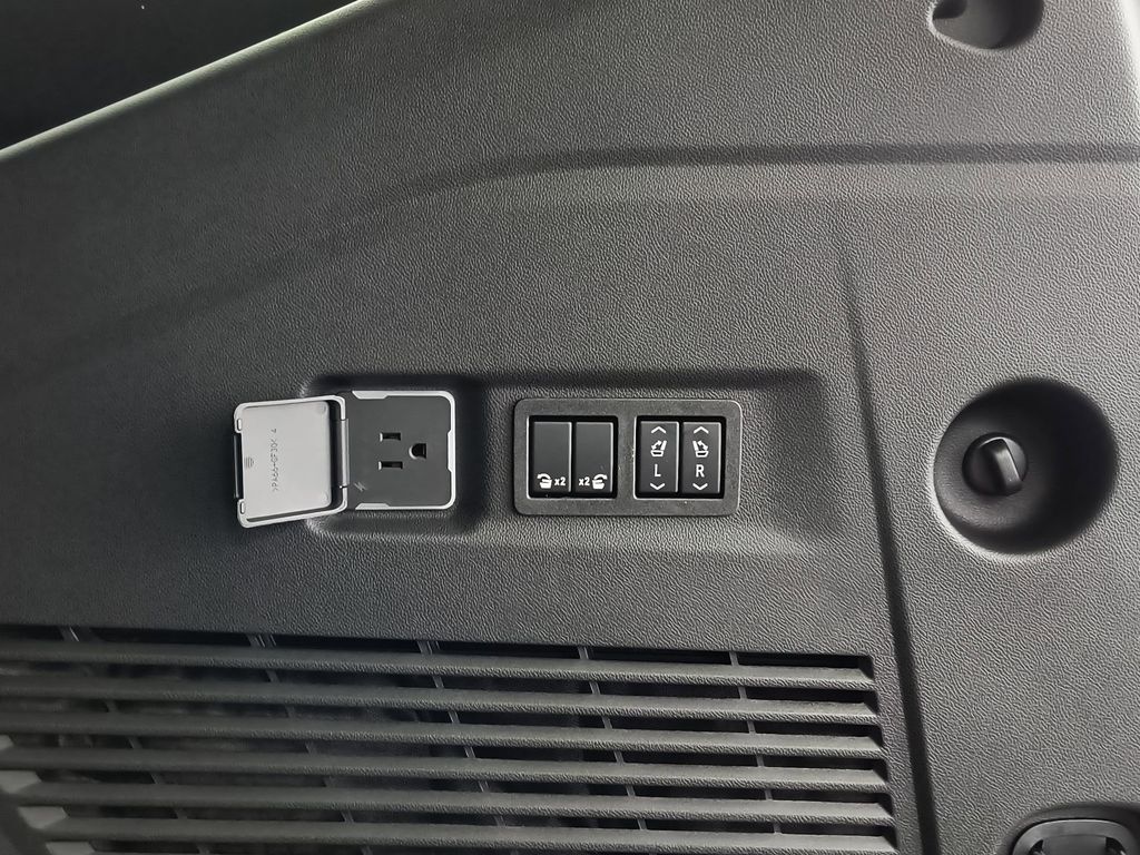 2026 GMC Yukon XL Elevation - Photo 20