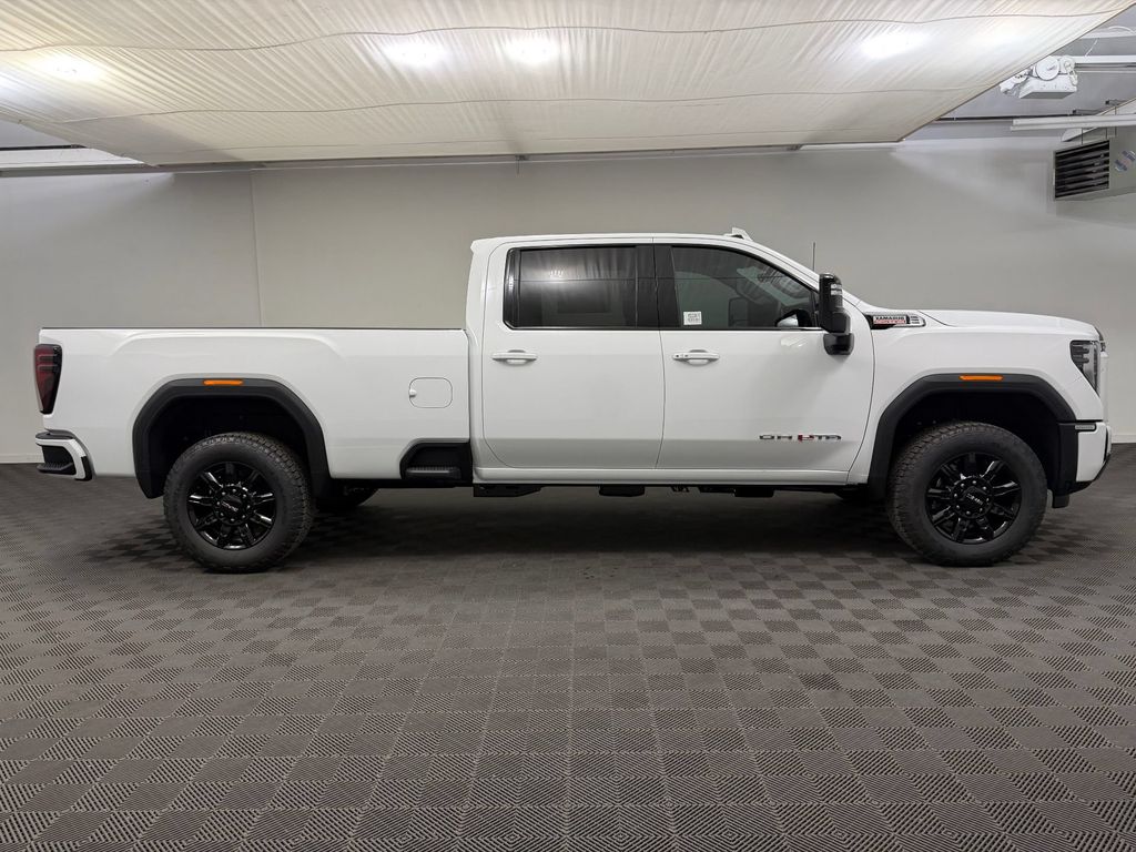 2026 GMC Sierra 3500HD AT4 - Photo 8
