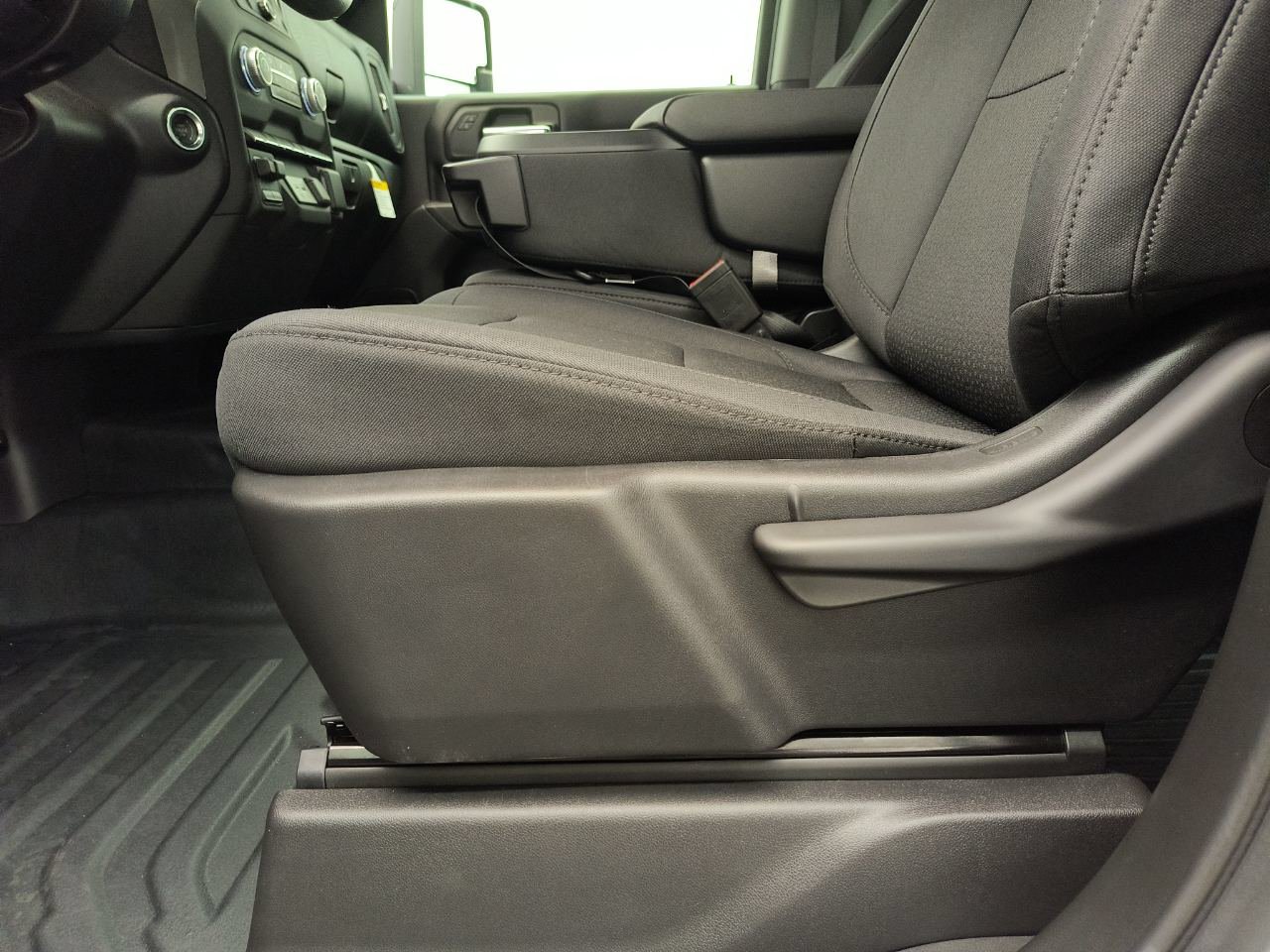 2026 GMC Sierra 3500 Chassis Cab Pro - Photo 16