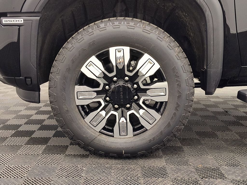 2026 GMC Sierra 3500HD Denali - Photo 11