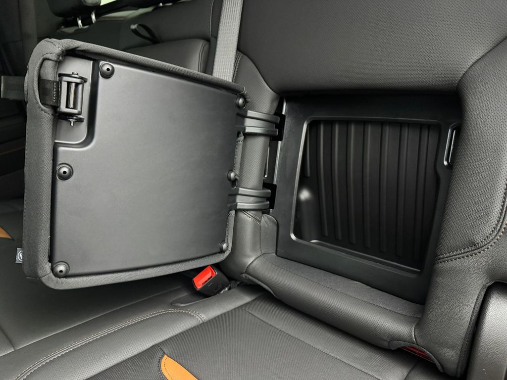 2026 GMC Sierra 3500HD AT4 - Photo 18