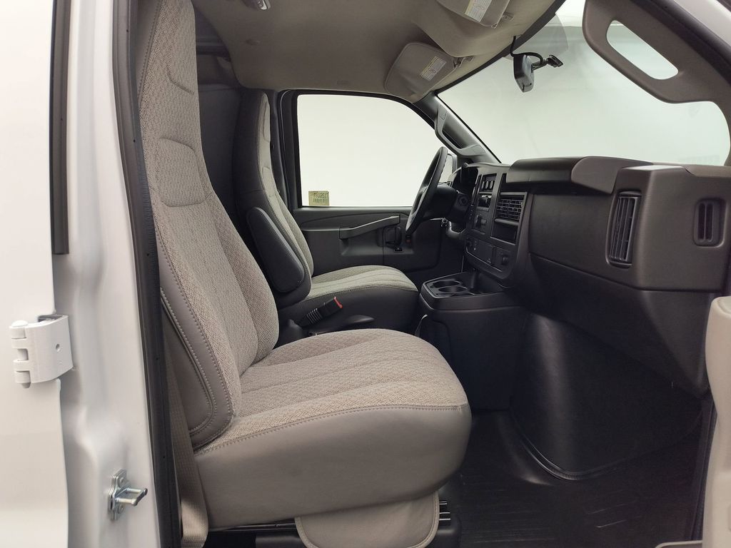 2026 GMC Savana Cargo Work Van - Photo 28