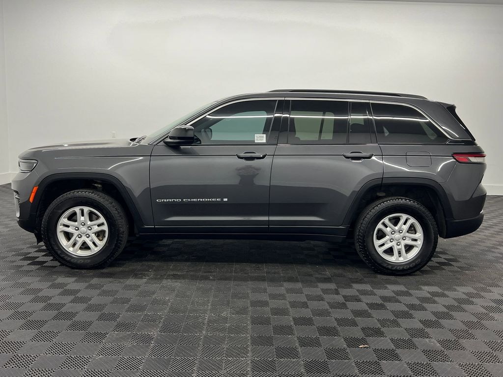 Used 2025 Jeep Grand Cherokee Laredo 4x4 SUV