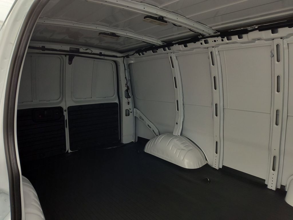 2026 GMC Savana Cargo Work Van - Photo 22