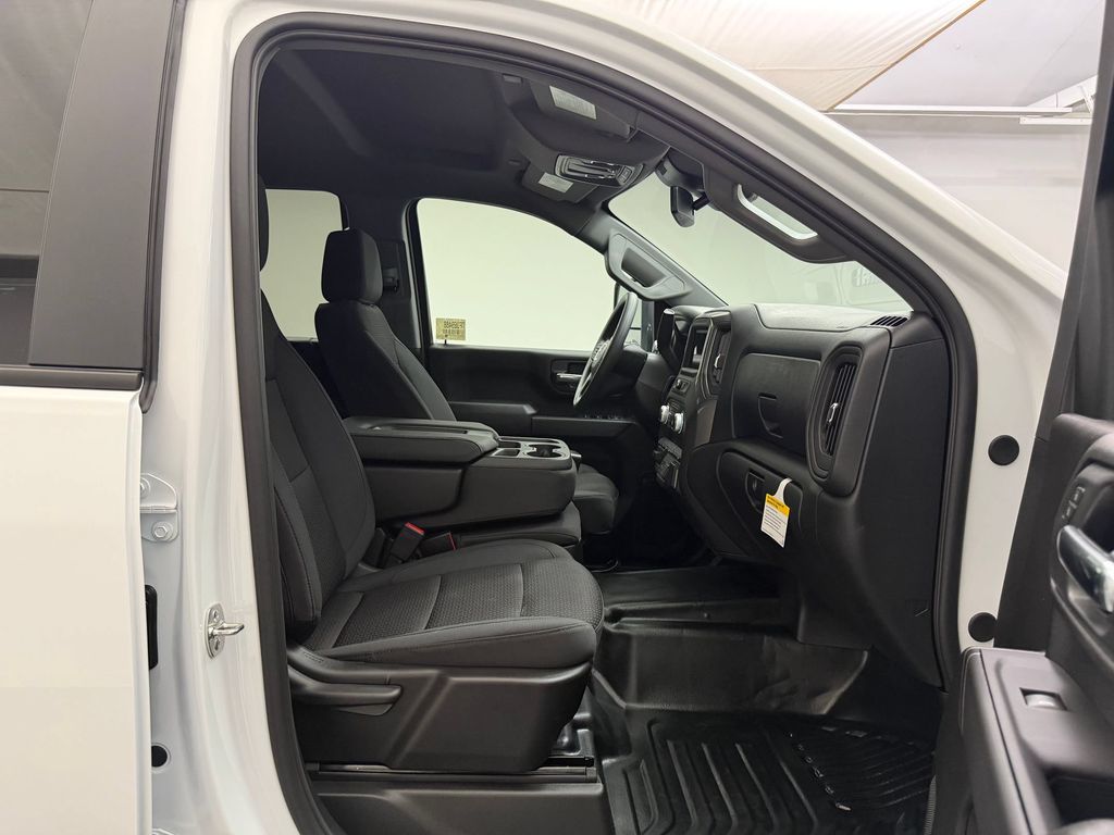 2026 GMC Sierra 3500 Chassis Cab Pro - Photo 21