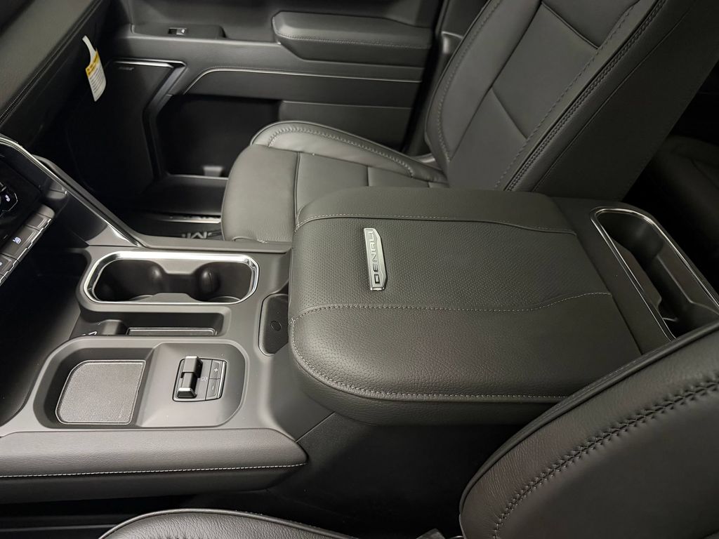 2026 GMC Sierra 3500HD Denali - Photo 32