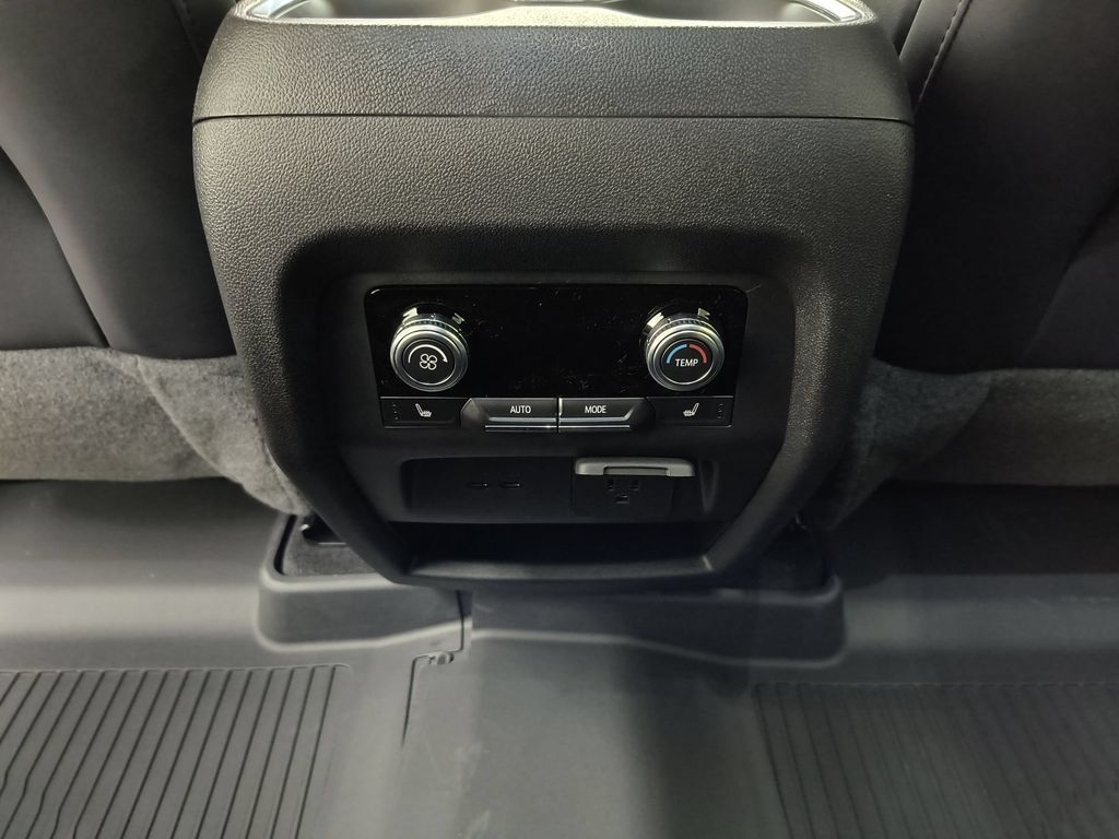 2026 GMC Acadia Denali - Photo 26