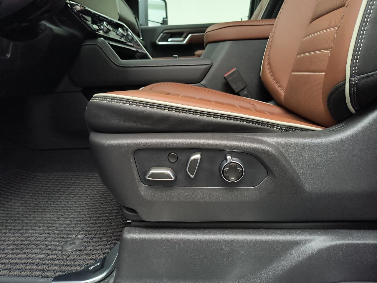 2026 GMC Sierra 2500HD Denali Ultimate - Photo 16