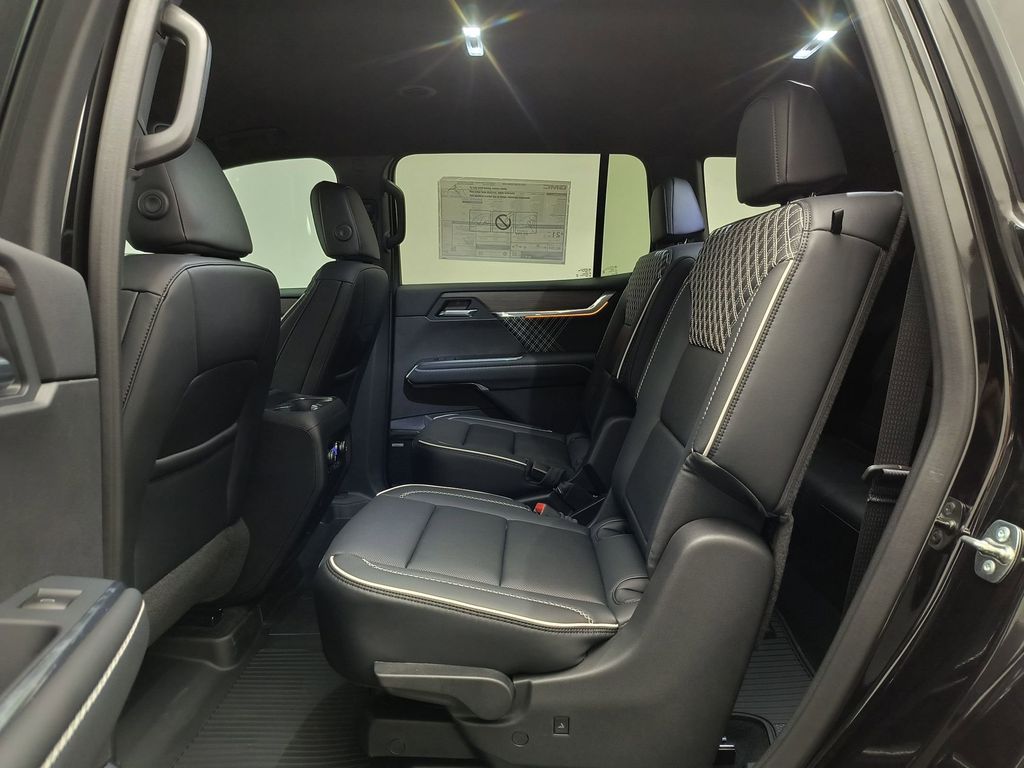 2026 GMC Acadia Denali - Photo 12